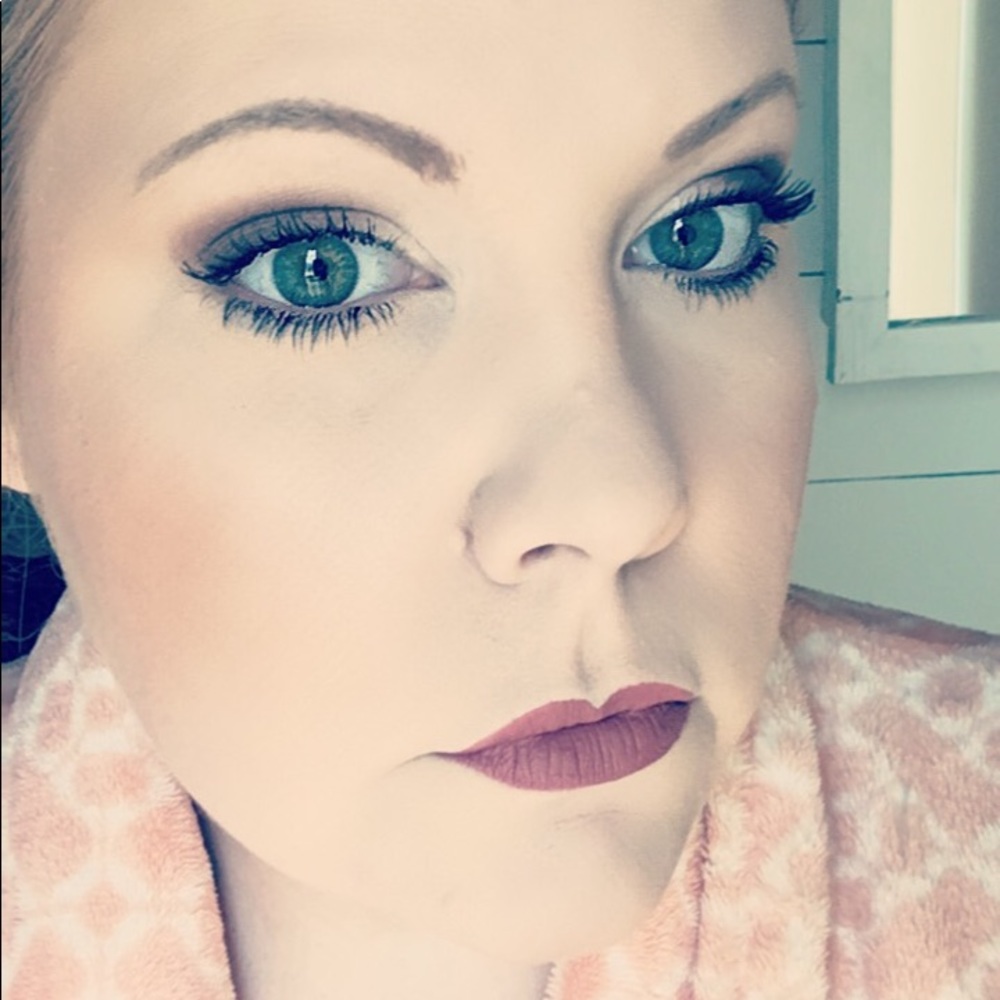 Meet your Posher, Alana